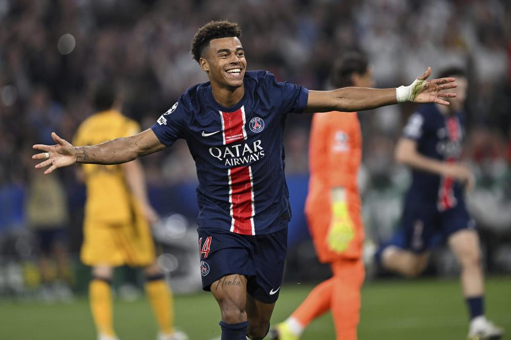 德塞利心目中的最佳11人，真是BIG胆，竟然无“公认”足坛第一人