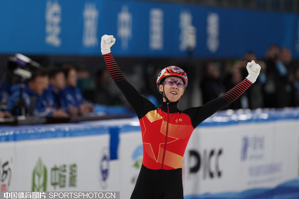 半场战报：阿森纳1-1拜仁，廷贝尔破门，伦纳特-卡尔扳平